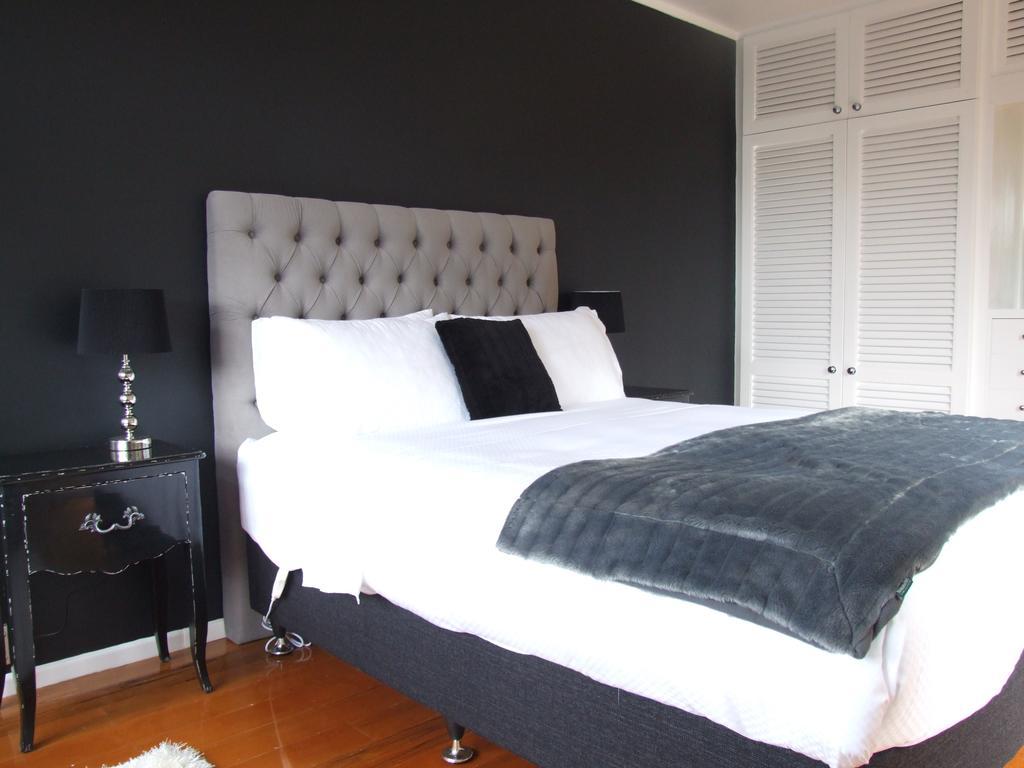 The Quiet Quarter Bed and Breakfast Όκλαντ Δωμάτιο φωτογραφία